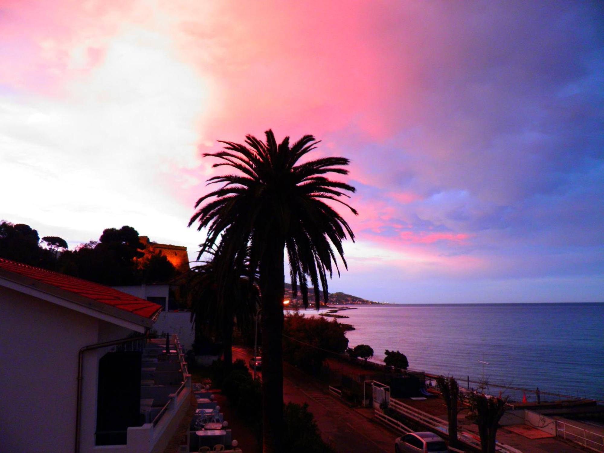 Blue Beach Bussana Nuova Exterior foto