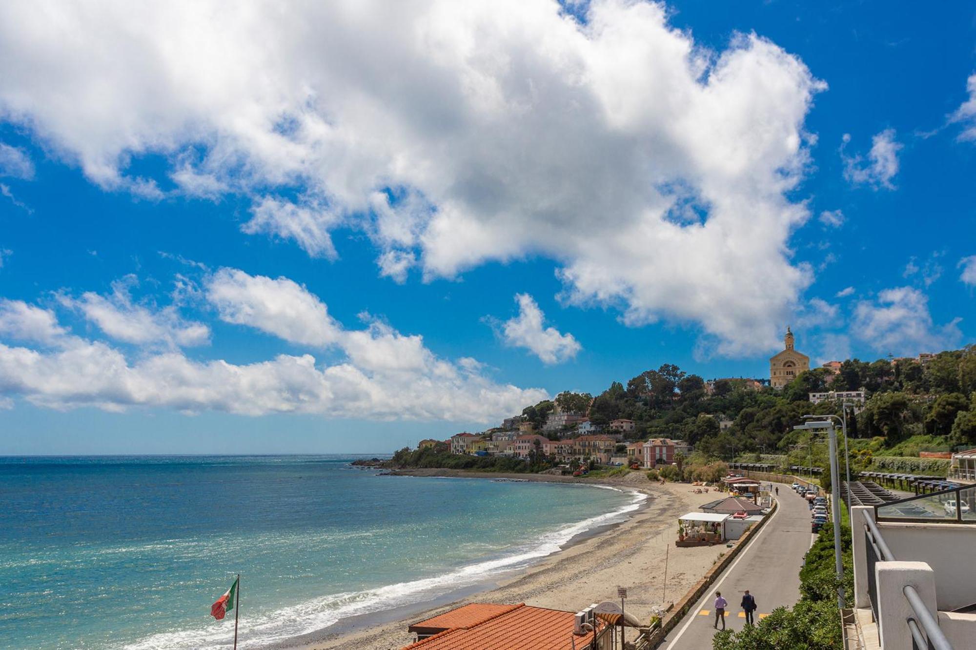Blue Beach Bussana Nuova Exterior foto