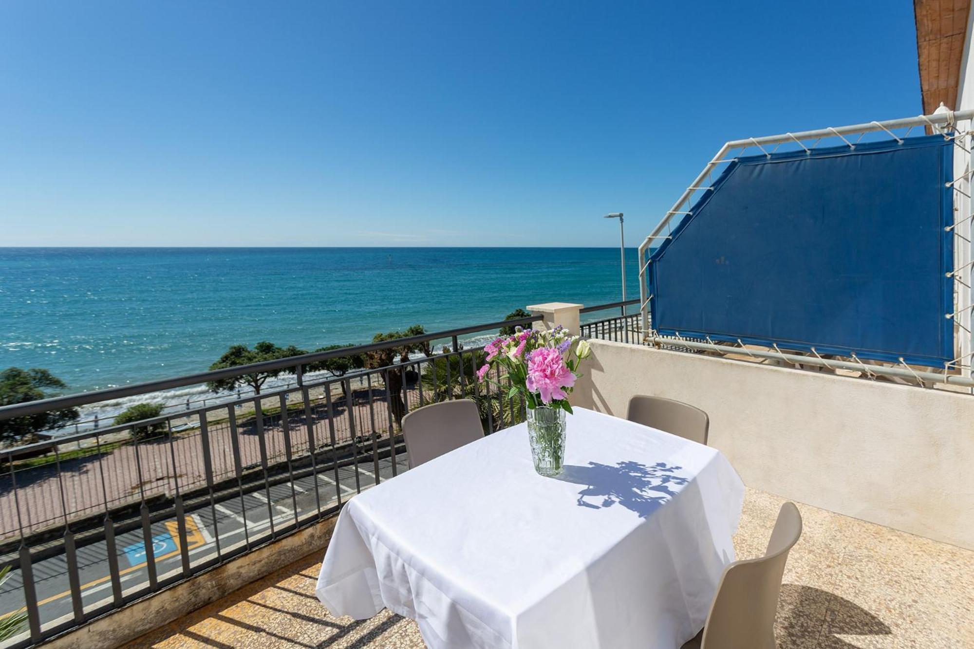 Blue Beach Bussana Nuova Exterior foto