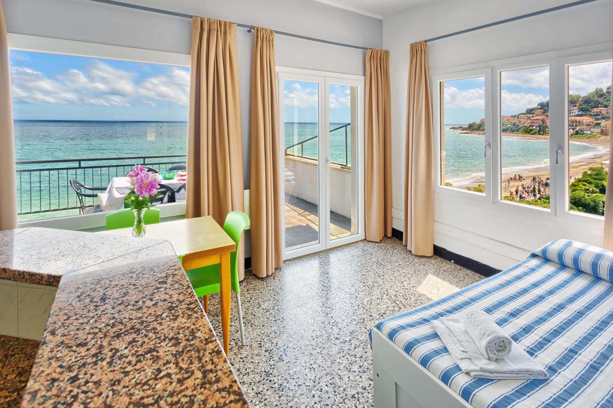Blue Beach Bussana Nuova Exterior foto